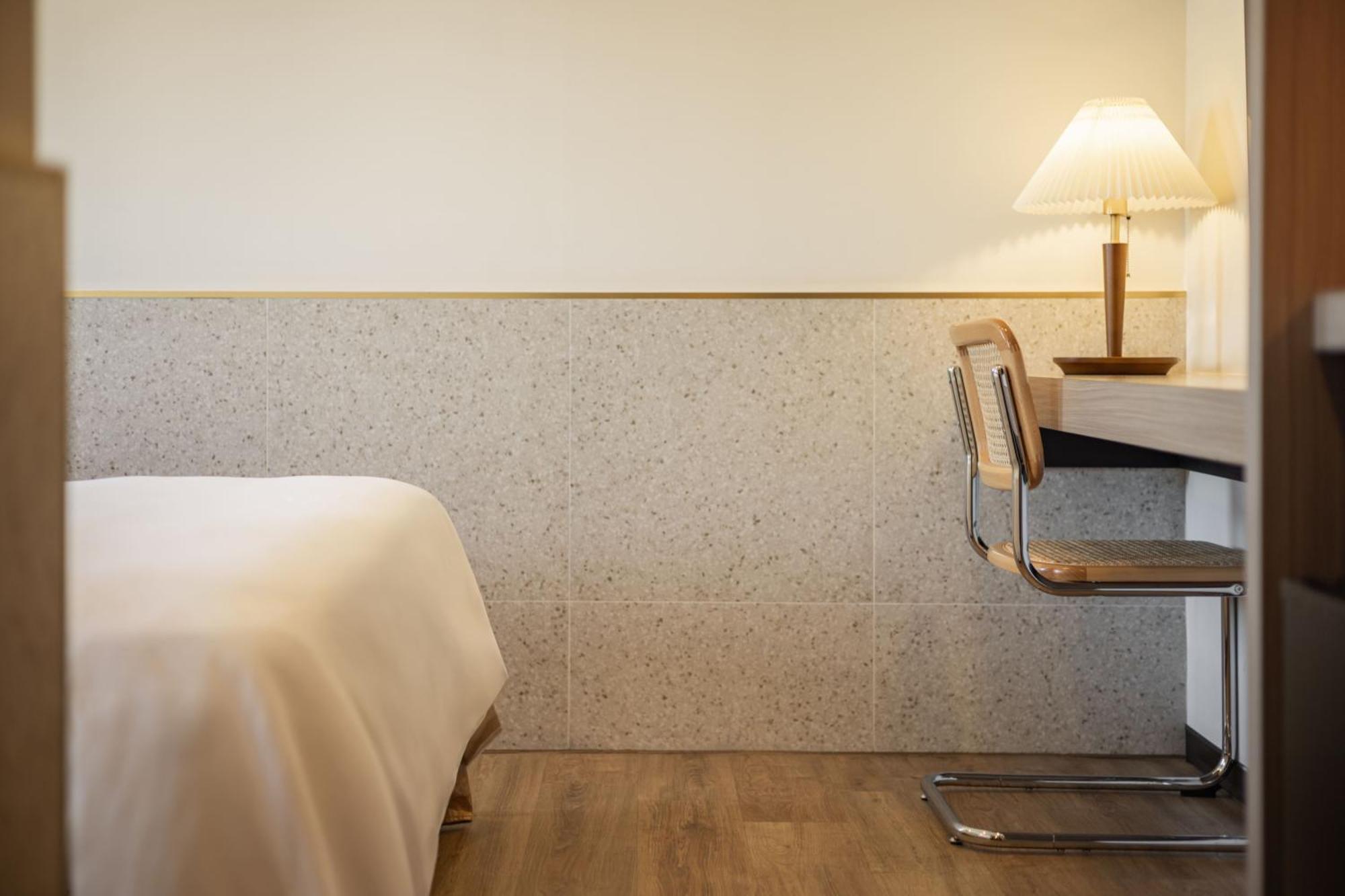 Kindness Hotel - Yuanlin Room photo